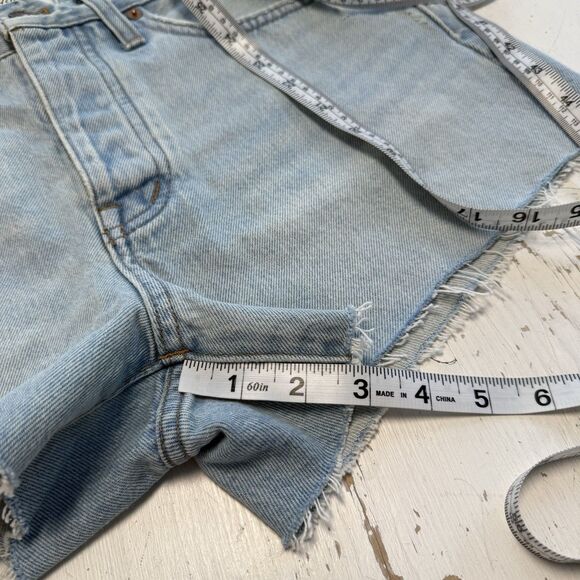 Madewell Relaxed Denim Cutoff Shorts in Cedarcroft Wash Size 26 Light Wash - Picture 13 of 14